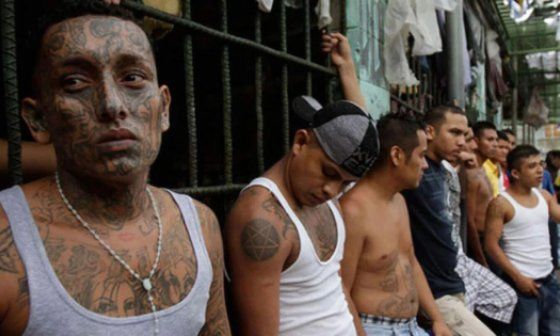 Miembros de pandillas de El Salvador.