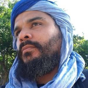 El poeta Abu Duyanah en la revista Árbol Invertido