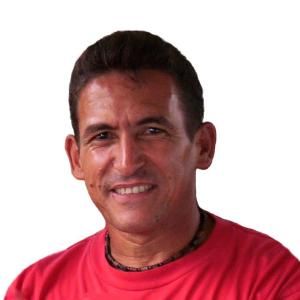 El escritor Luis Pérez de Castro en revista Árbol Invertido
