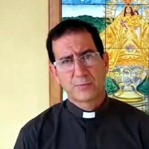 Sacerdote Alberto Reyes Pías