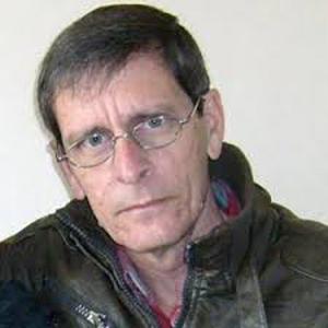 Raúl Tápanez. Foto en revista Árbol Invertido