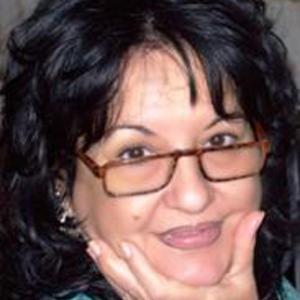 Escritora Yasmín Sierra, foto en revista Árbol Invertido
