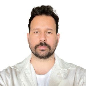 Yaudel estenoz. Diseñador, autor en Árbol Invertido