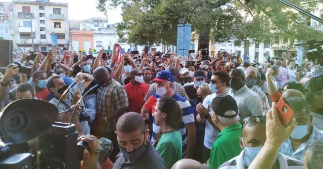 Movilización oficialista en el Parque Trillo