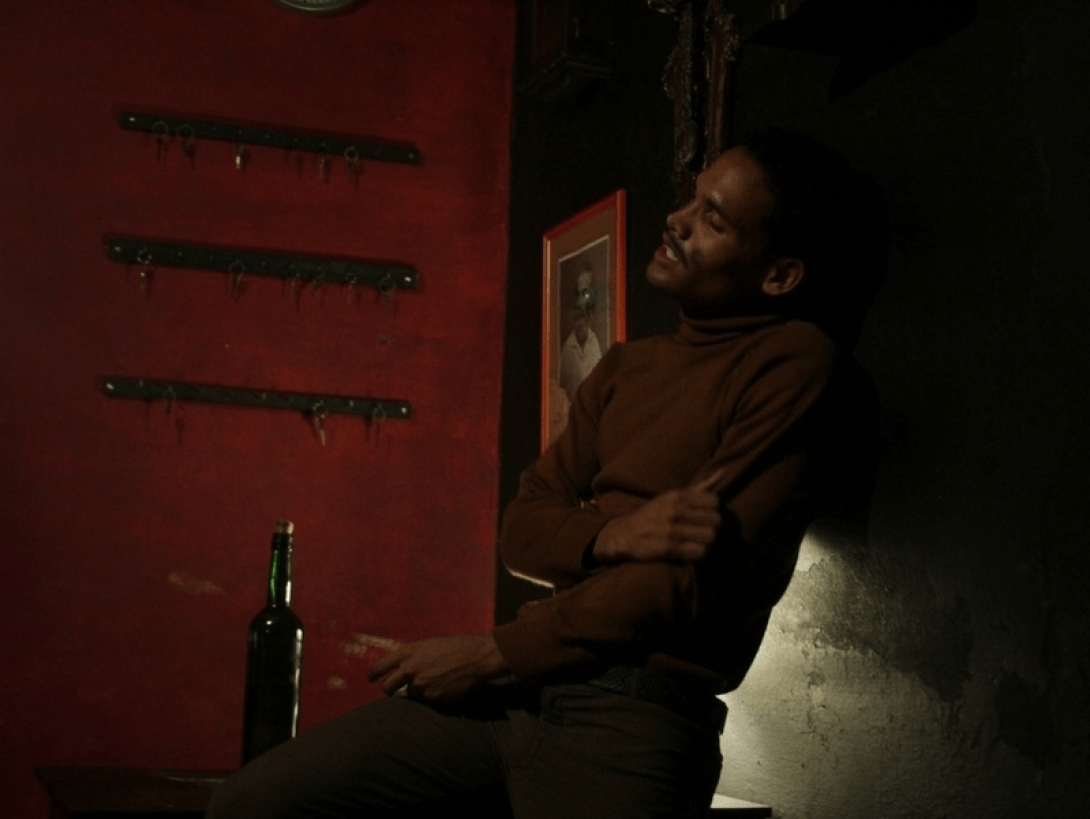 Actor Rainer Hernández interpretando "Huguie", una obra escrita por Eugene O´Neill con puesta escena por Perséfone Teatro.