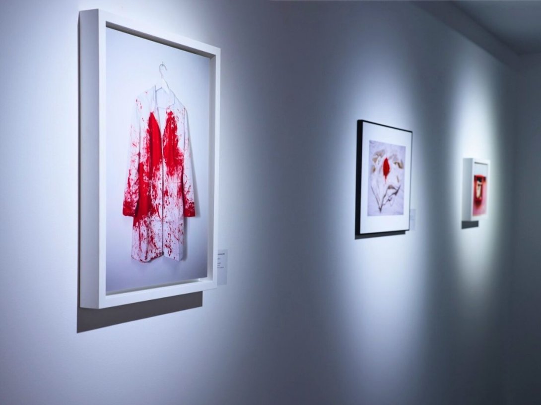 Segmento de la exposicion "La piel de la memoria" de la artista cubana Su_ayma Parra en el espacio Síintesis Digital, Madrid (enero-febrero-de-2026).