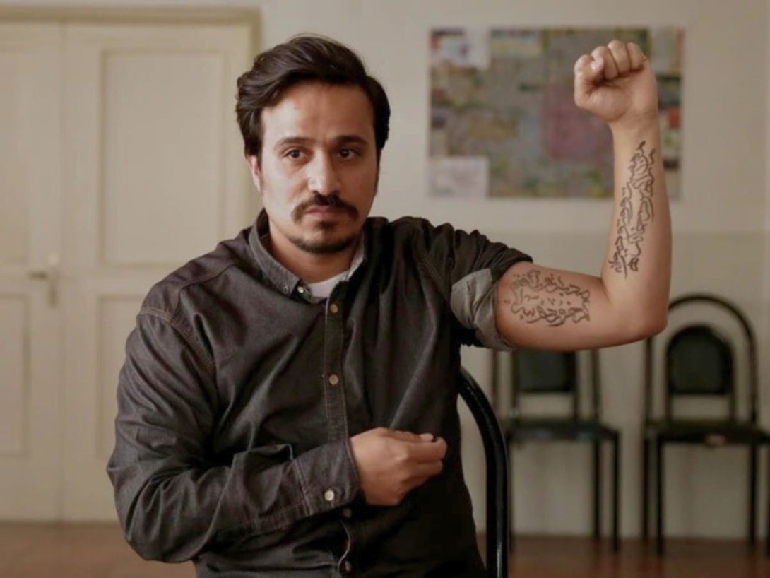 Fotogramas del largometraje de ficción iraní "Versos terrestres" (2023) de Ali Asgari y Alireza Khatami.