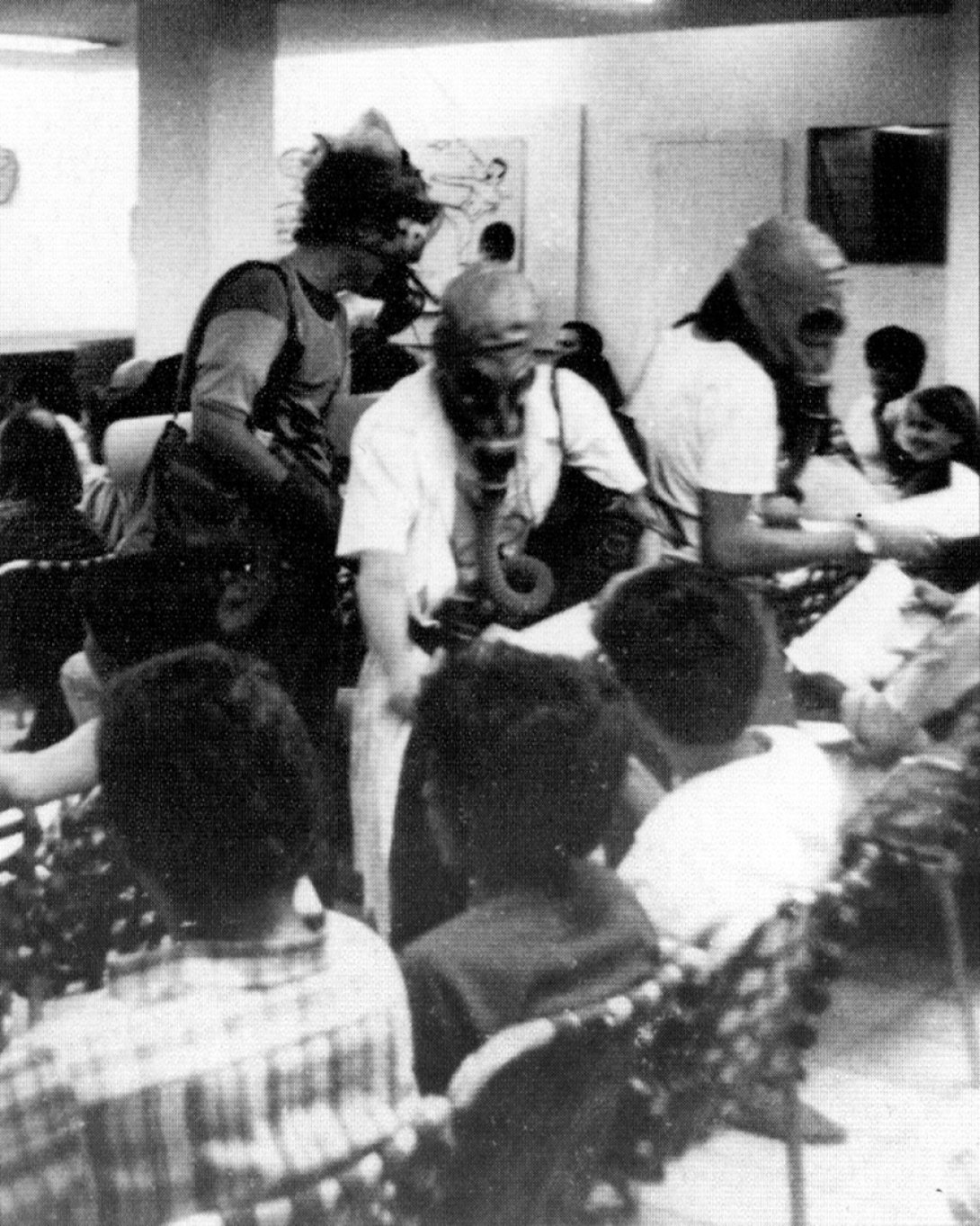 Performance de Consuelo Castañeda y Humberto Castro en la sede de la Unión de Escritores y Artistas de Cuba (UNEAC) en 1986.