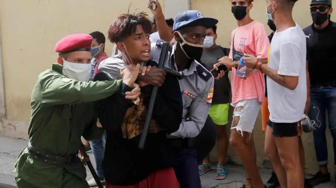 Represión durante las protestas del 11 de julio de 2021 en Cuba.
