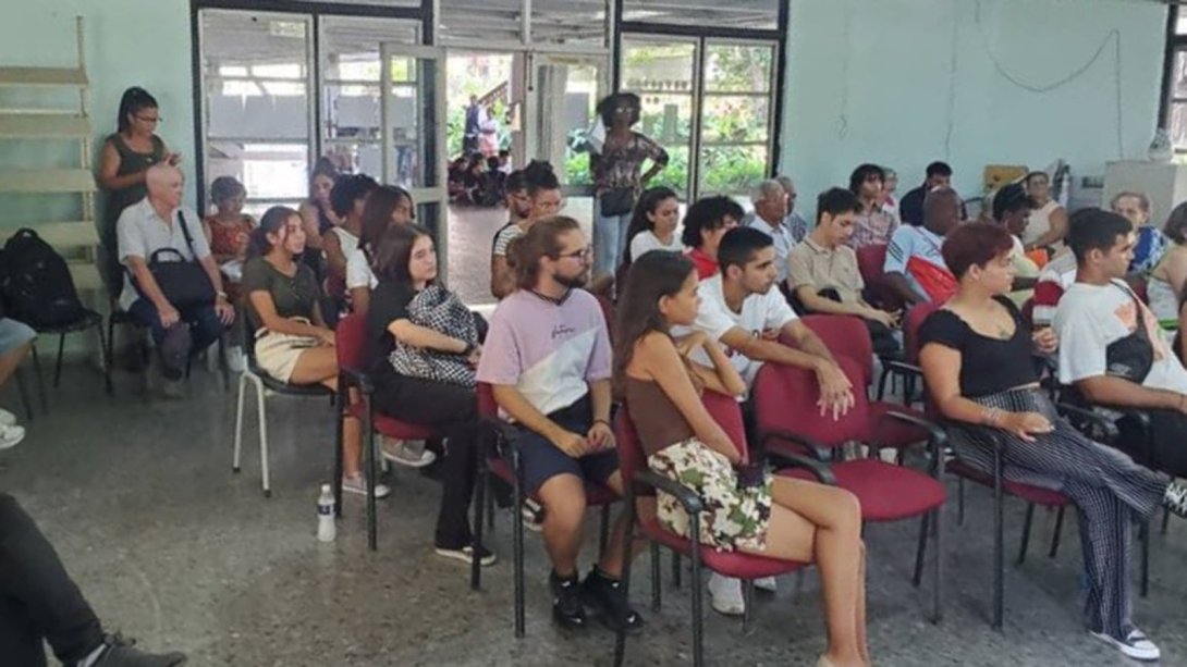 Universitarios cubanos