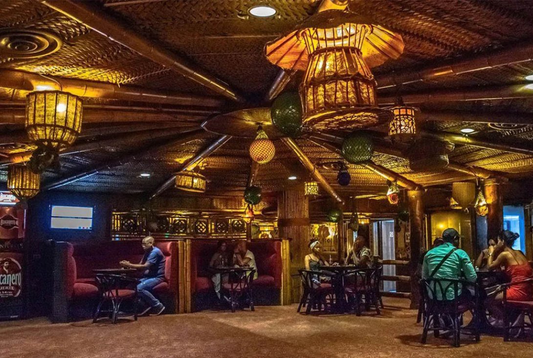 Restaurante El Polinesio en el Hotel Habana Libre.