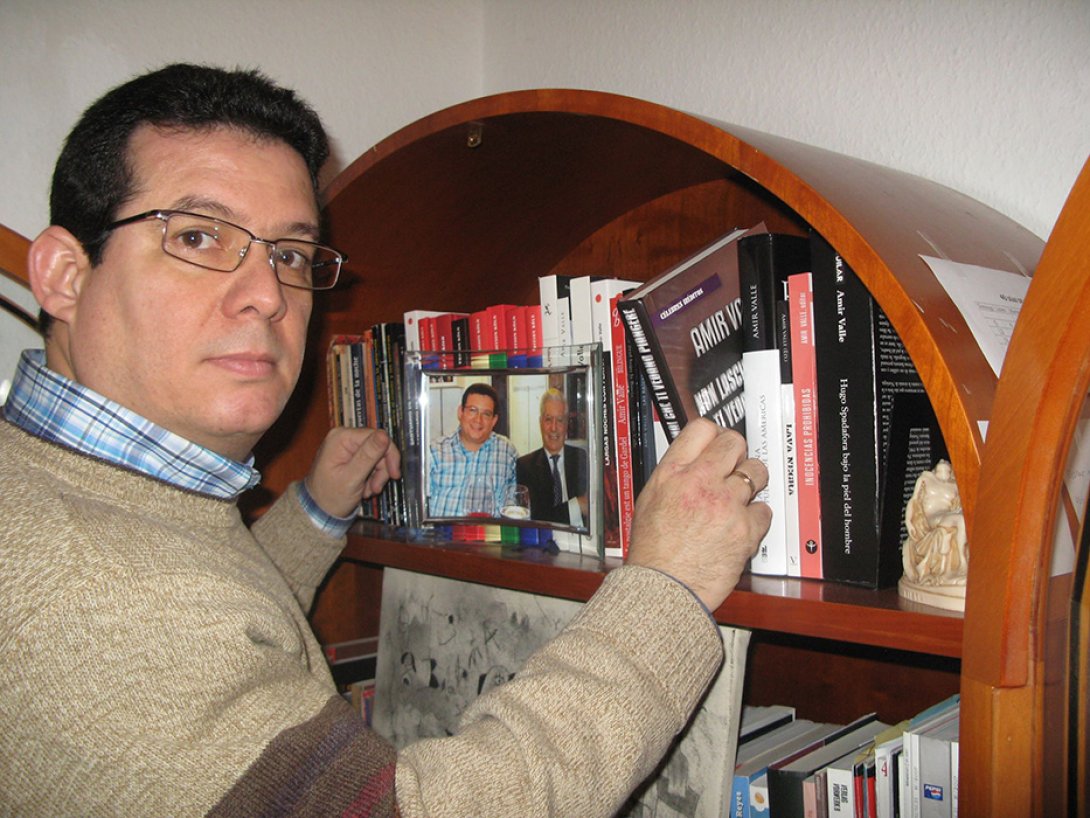 Amir Valle en su estudio, Berlín. Foto: Lior Valle.