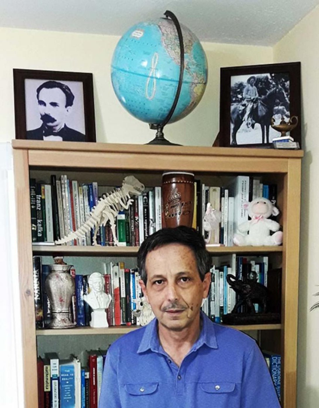 El poeta cubano Carlos Sotuyo