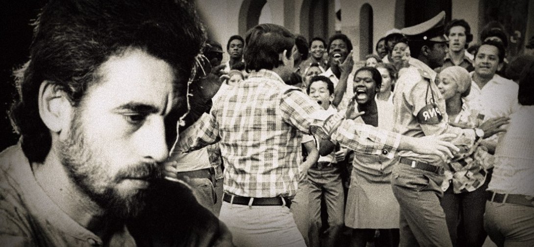 Mike Porcel y la represión. Foto tomada de "Cine es Cortar".