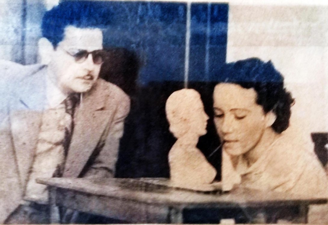 Mirna Pérez y periodista de revista carteles