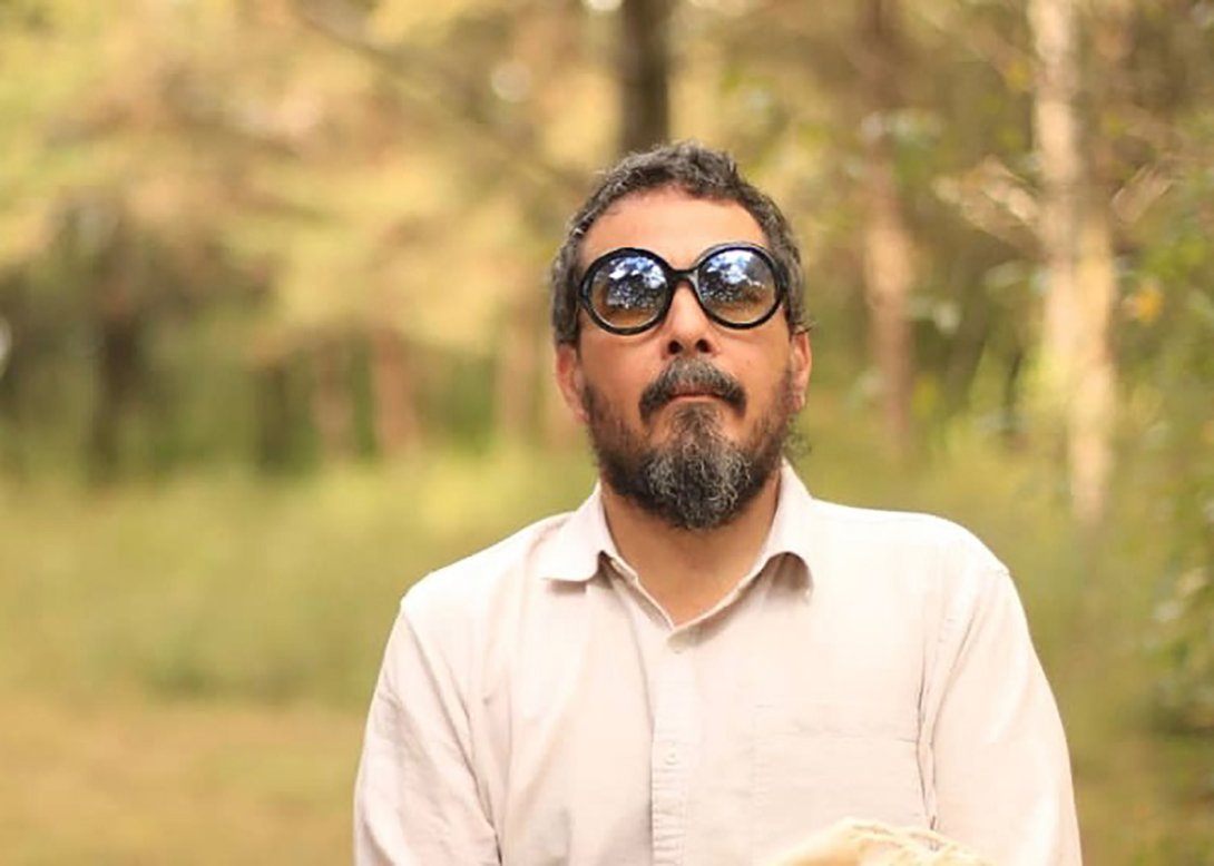 Artista visual, Henry Eric Hernández (Camagüey, Cuba, 1971).