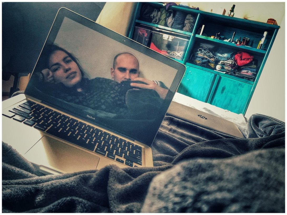 Mario Luis y su novia en confinamiento.