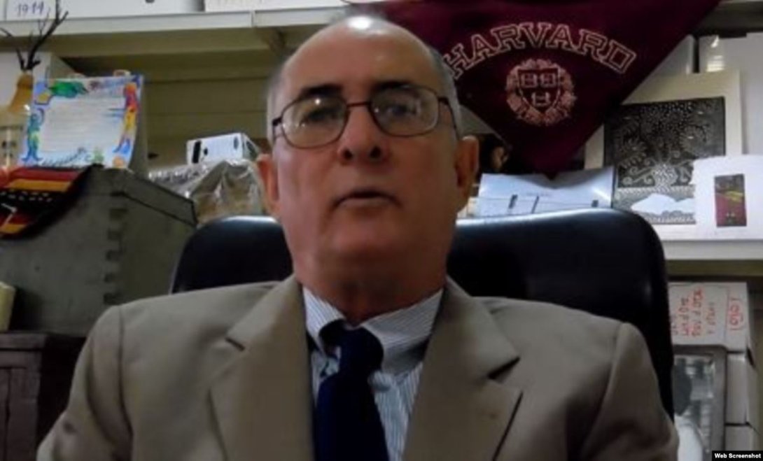 Periodista independiente Roberto Quiñones.