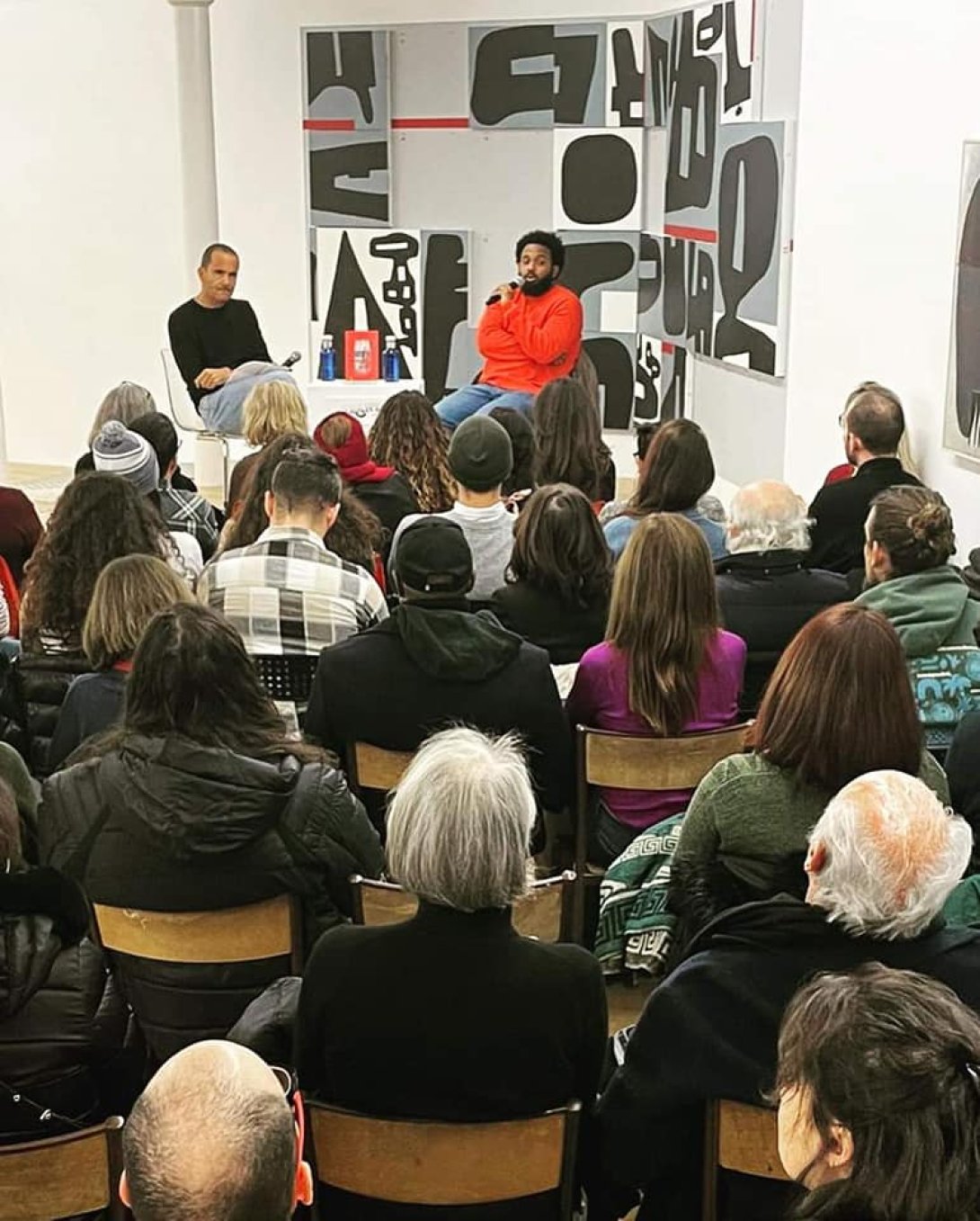 Presentación de "La Isla Oculta", de Abraham Jiménez Enoa, en Grant Librería, Madrid.