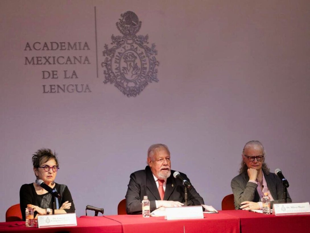 Gonzalo Celorio junto a las autoras Concepción Company y Malena Mijares en la Academia Mexicana de la Lengua (2025).
