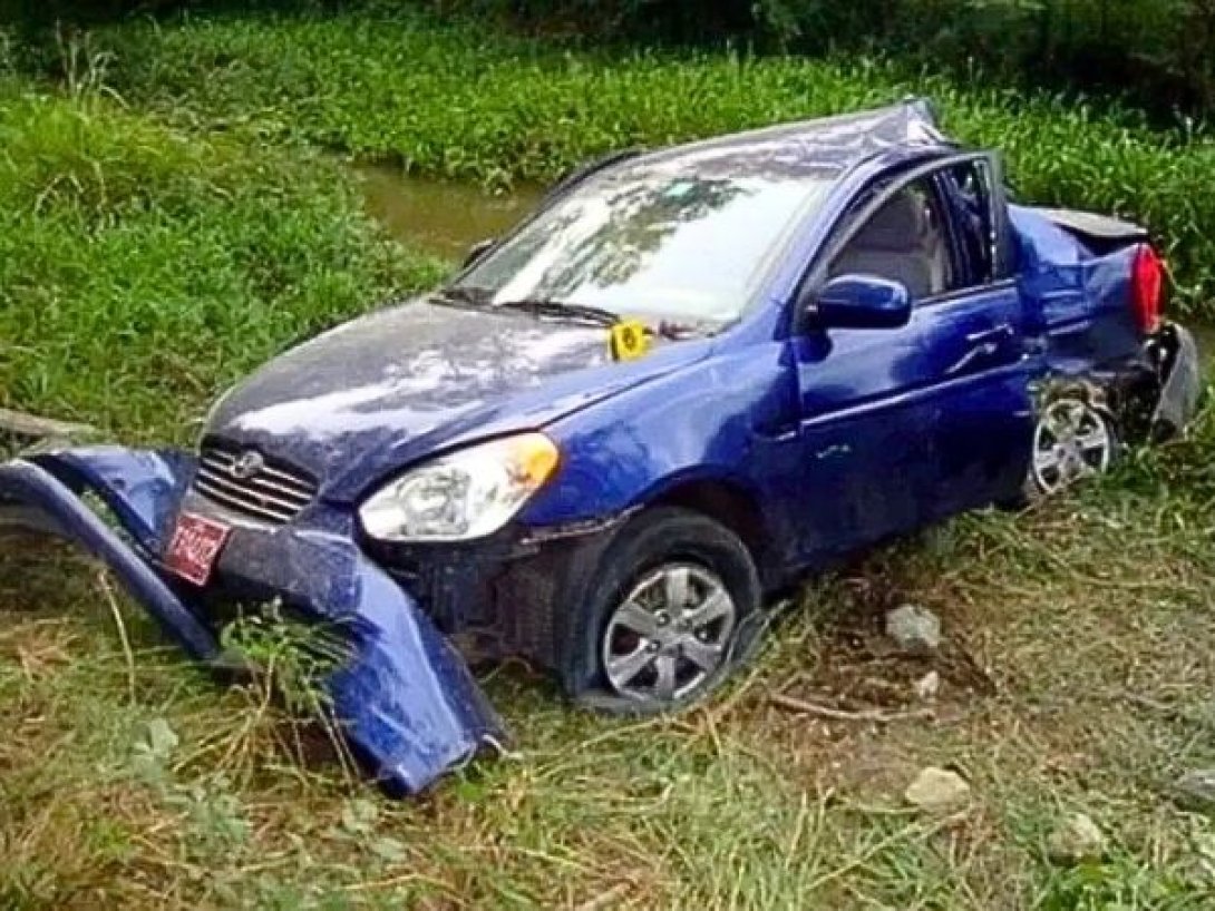 Coche accidentado en el que viajaban Oswaldo Payá y Harold Cepero en 2012.