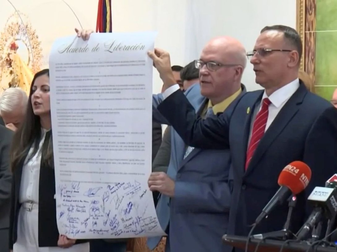Los activistas opositores cubanos Rosa María Paya, Orlando Gutiérrez-Boronat  y José Daniel Ferrer presentan el "Acuerdo de Liberación" para la democratización de Cuba. Miami, 2 de marzo de 2026.