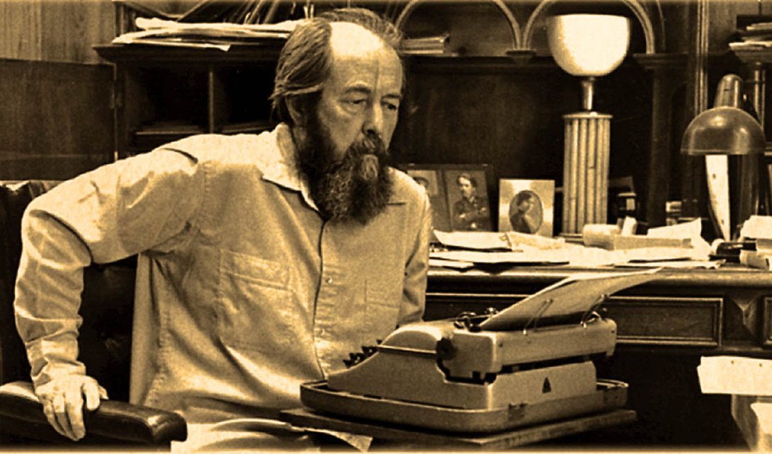 Aleksandr Solzhenitsyn (1918-2008), Premio Nobel de Literatura.