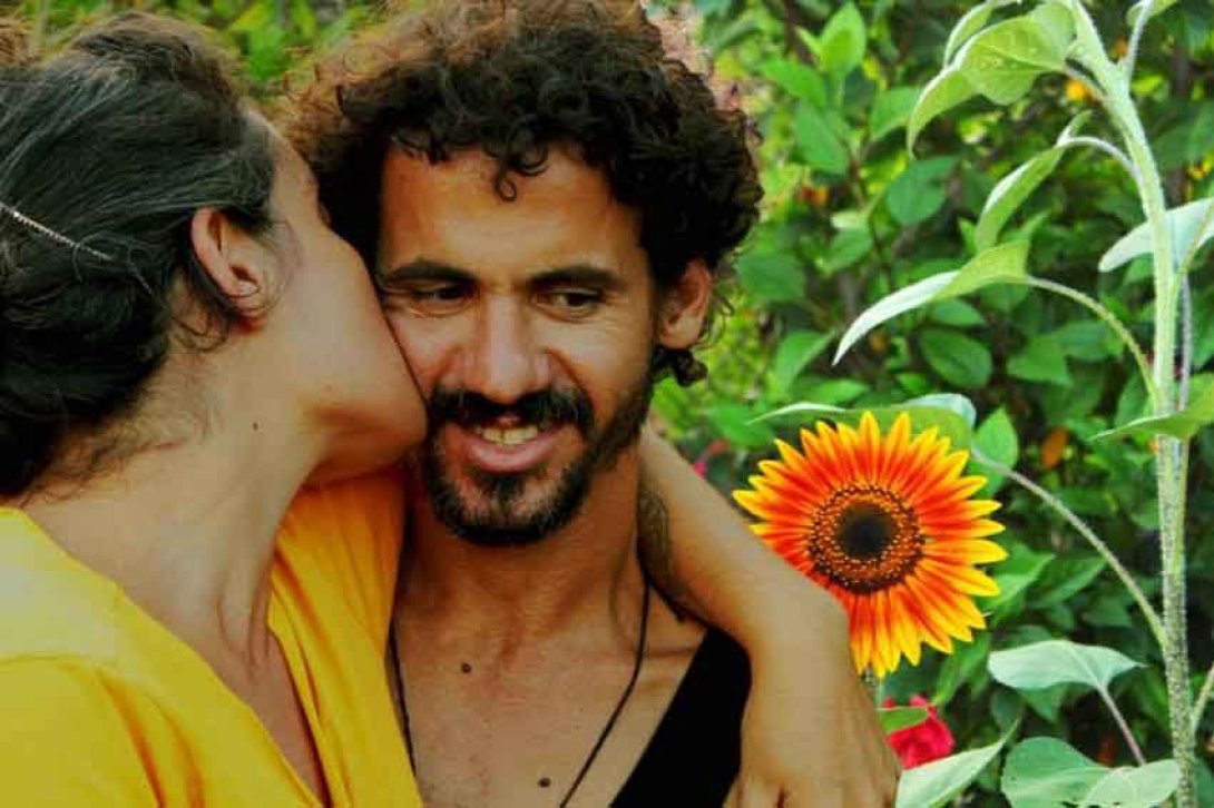 Amantes con girasoles. Foto: Alaín Rafael Dueñas