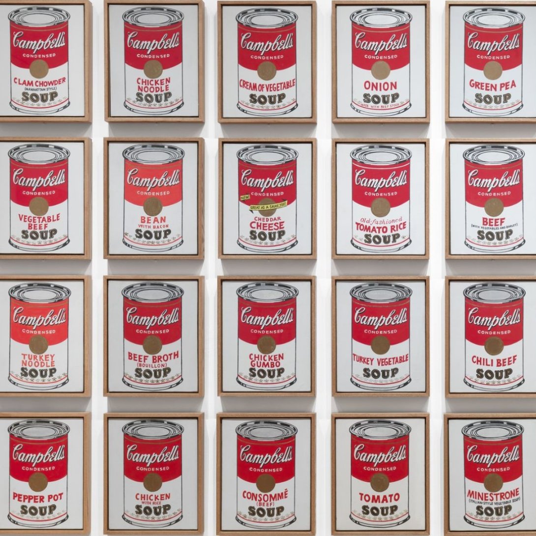 Obra pop art de Andy Warhol con 32 latas de sopa Campbell pintadas en serie, MoMA, Nueva York.