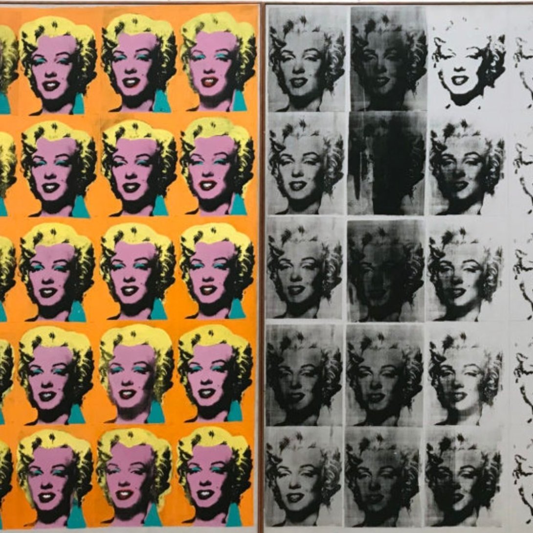Obra Marilyn Diptych de Andy Warhol, con 25 retratos en color y 25 en blanco y negro de Marilyn Monroe, mostrando repetición y degradación de la imagen.