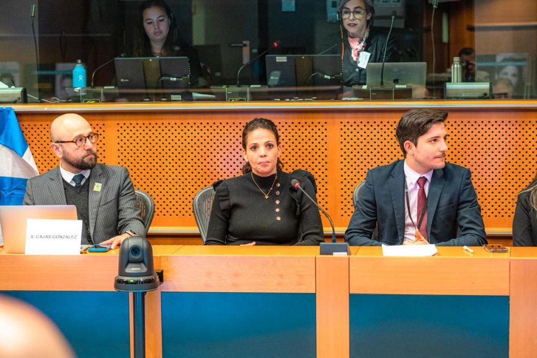 Ex-presa política cubana Angélica Garrido en el Parlamento Europeo.