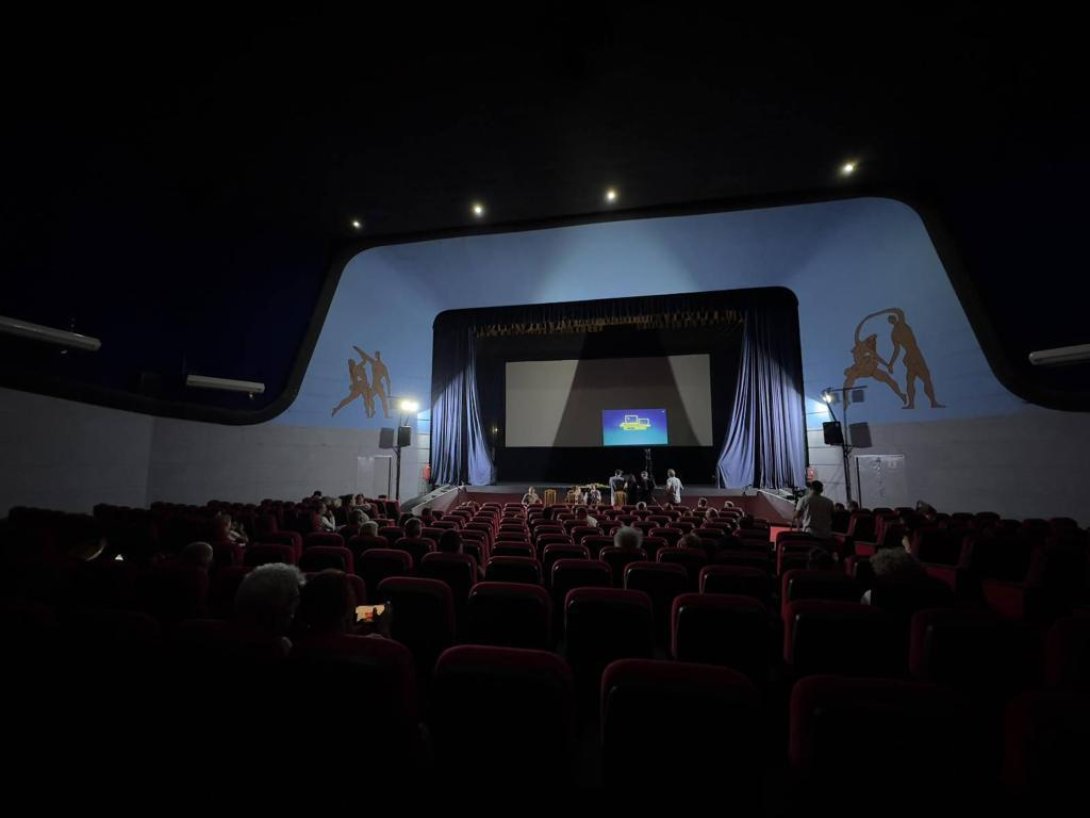 Reunión de cineastas cubanos en el cine 23 y 12.