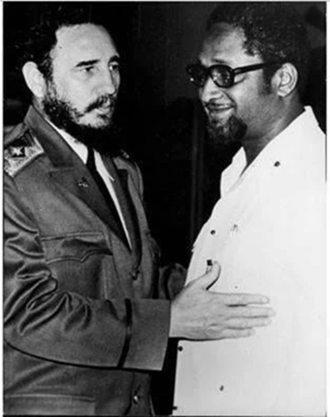 Fidel Castro y Forbes Burham, entonces primer ministro de Guyana (1973).