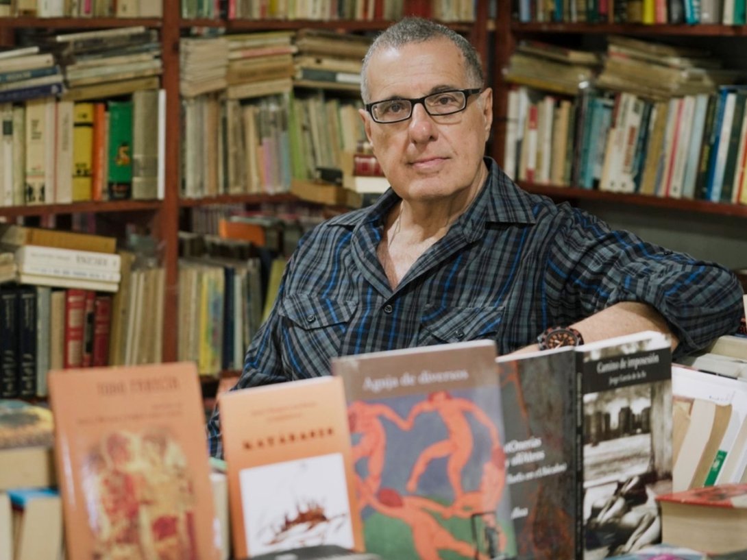 El poeta, crítico literario y profesor cubano Jesús J. Barquet.