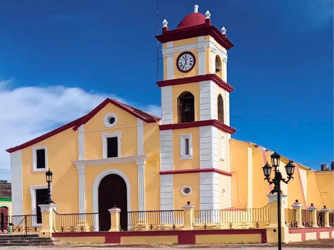 Parroquia de los Santos Apóstoles Felipe y Santiago de Bejucal, Mayabeque. Foto: Marco Consuegra (Facebook).