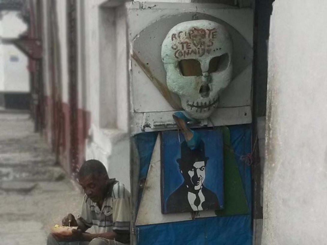 Calavera pintada en una pared en La Habana. Foto: Francis Sánchez