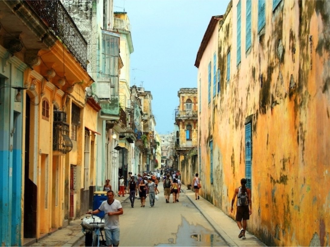 Vista de una calle de La Habana Vieja.