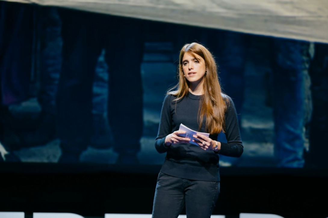La activista cubana Carolina Barrero exponiendo en el Oslo Freedom Forum.