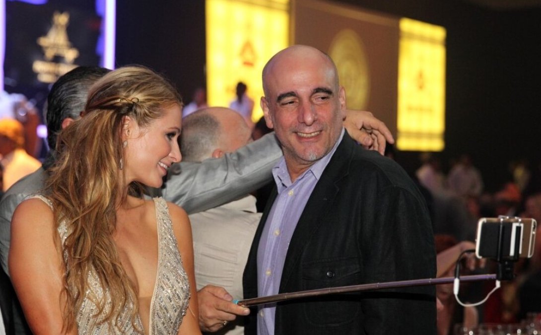 Paris Hilton y Alejandro Castro Soto del Valle en 2015.