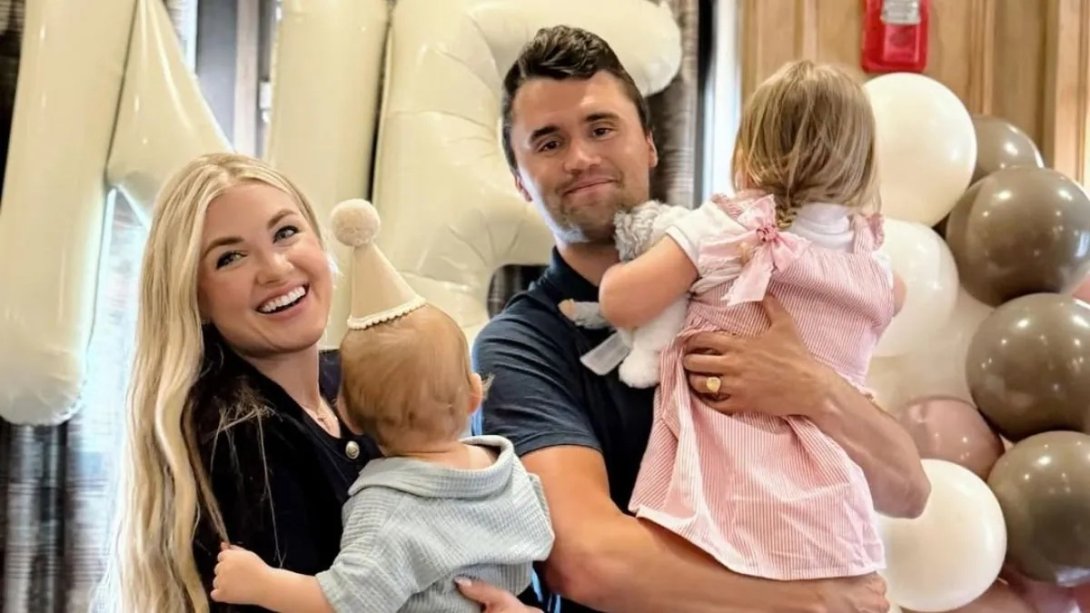 Charlie Kirk y su familia. Foto: Instagram.