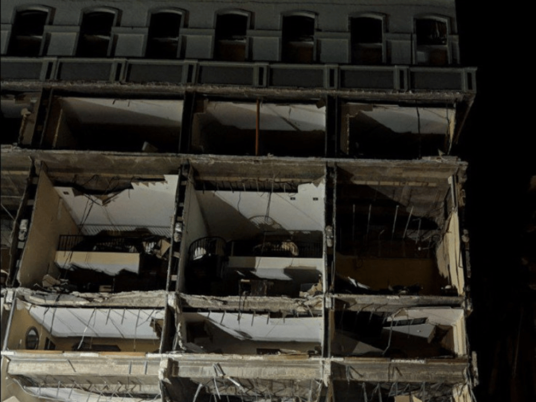 Hotel Saratoga destruido después de la explosión.