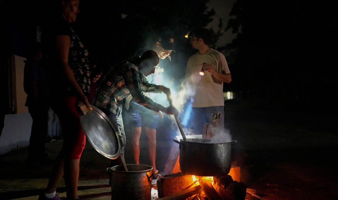 Cortes del servicio eléctrico y falta de combustible en Cuba.