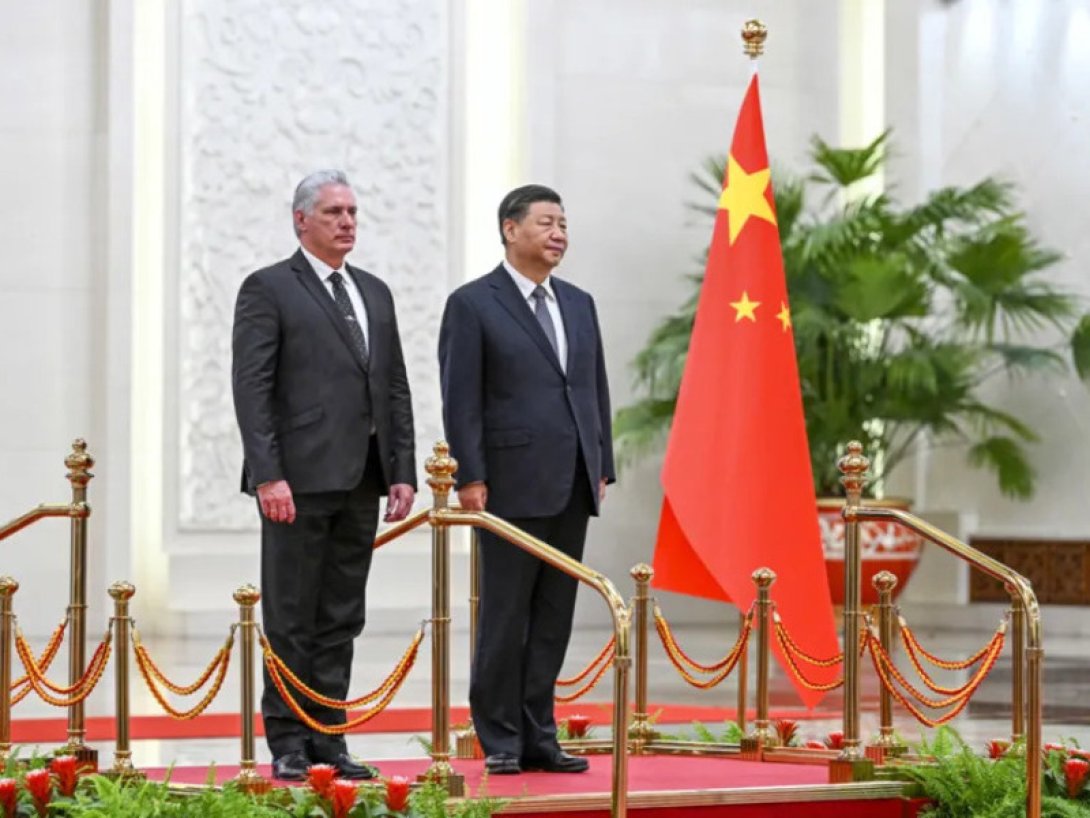 Díaz Canel junto a Xi JIngping.