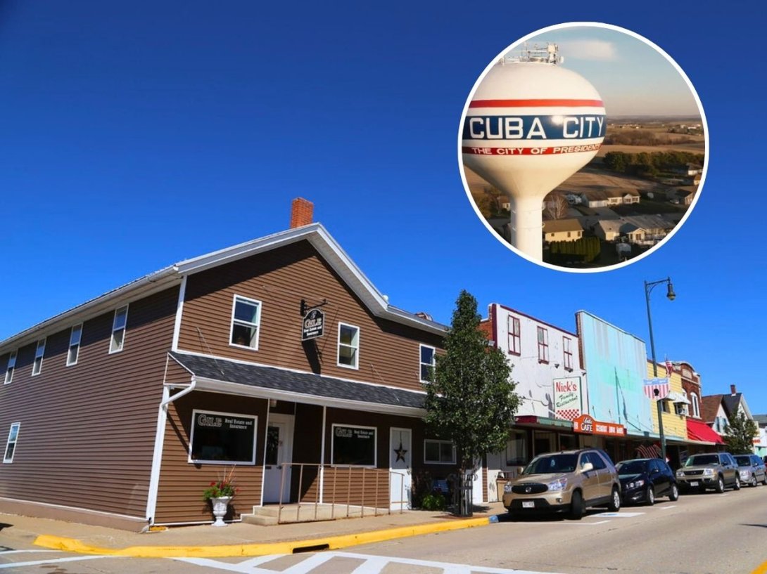 Calle de "Cuba City" y tanque de agua con cartel de la ciudad, en el condado de Grant, Wisconsin, Estados Unidos.