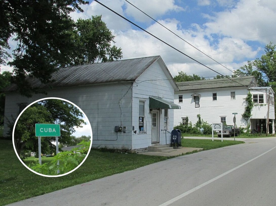 Vista de la población "Cuba" del condado de Clinton, Ohio, Estados Unidos, y cartel que la identifica (2013).