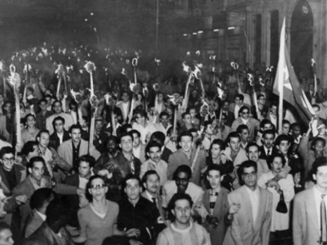 Primera marcha de las antorchas en La Habana, Cuba (27 de enero de 1953).