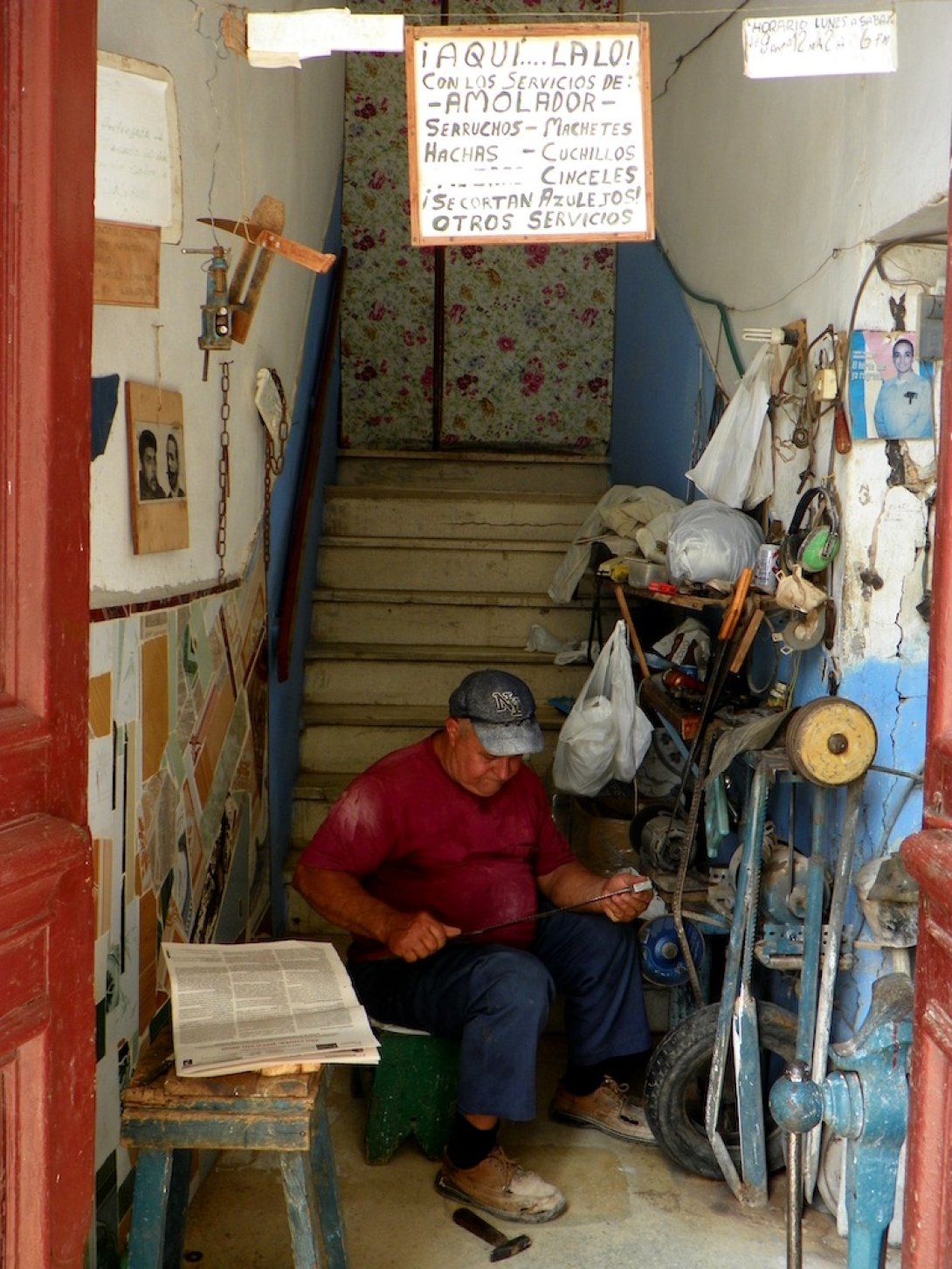 Taller de reparaciones en Cuba.