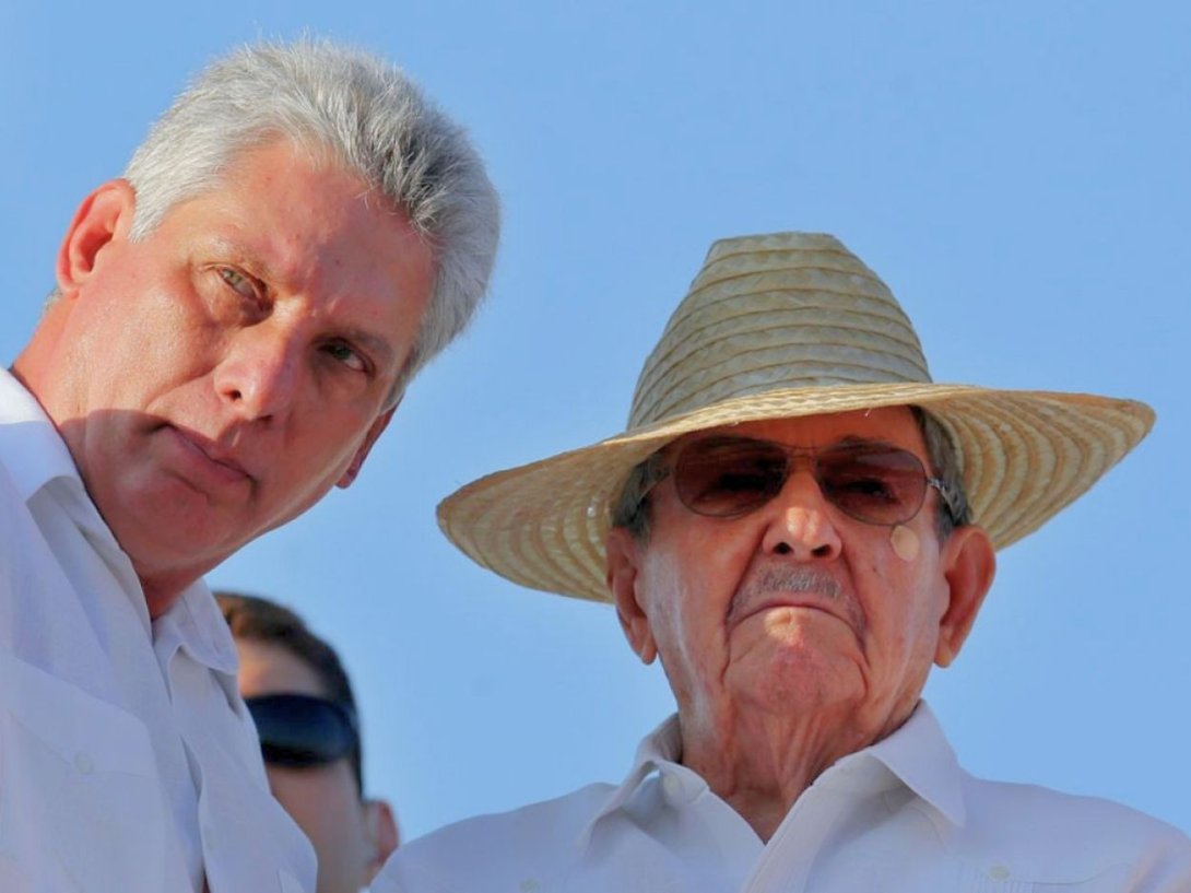 Miguel Díaz-Canel y Raúl Castro.