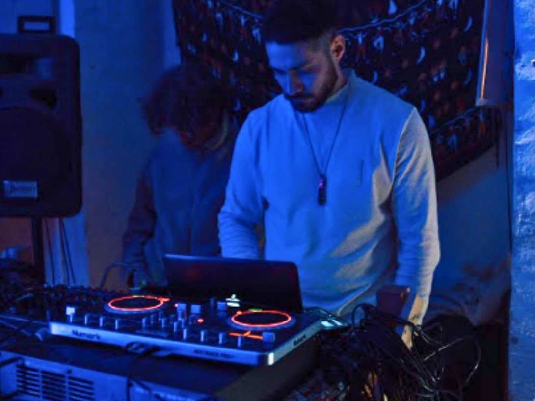 DJ Mr. Groove en la Brauni House Project, Berlín, Alemania (2026).