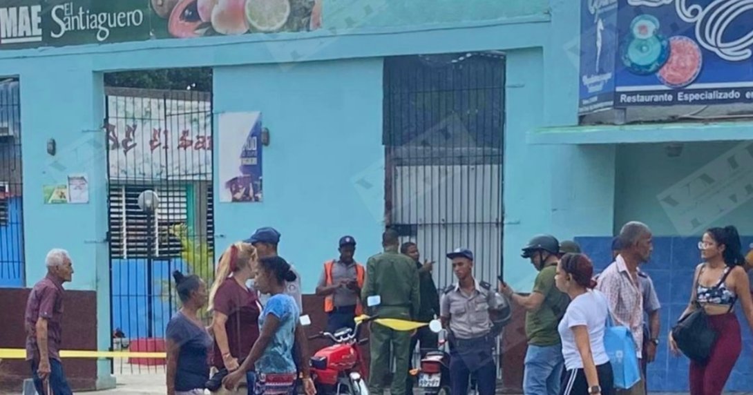 Mercado Agropecuario Estatal “El Santiaguero”, en Santiago de Cuba, acordonado por la policía tras el asesinato del custodio Miguel Pérez Sánchez (11 de noviembre de 2024). Foto tomada del perfil de Facebook de Yosmany Mayeta.